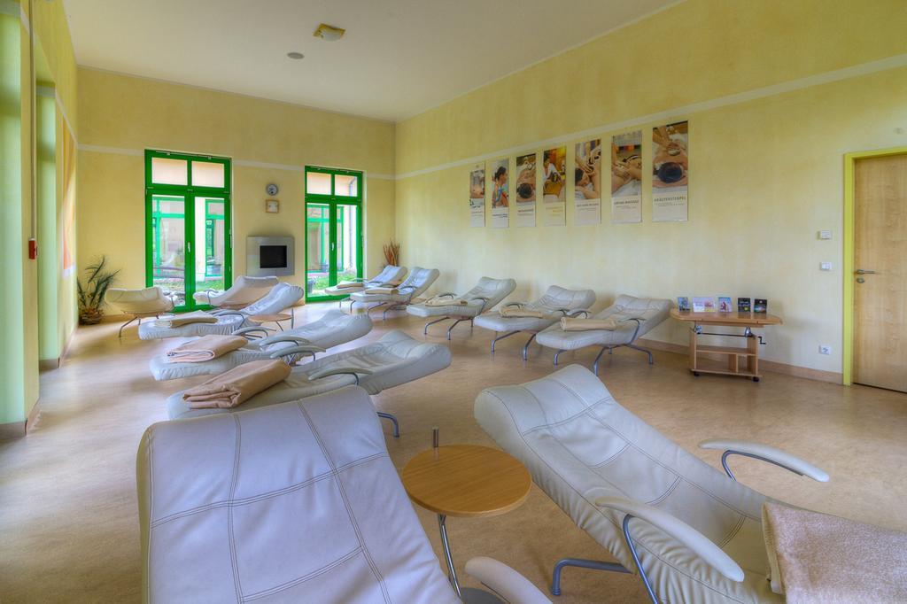 Sport- & Vital-Resort Neuer Hennings Hof Perleberg Bagian luar foto