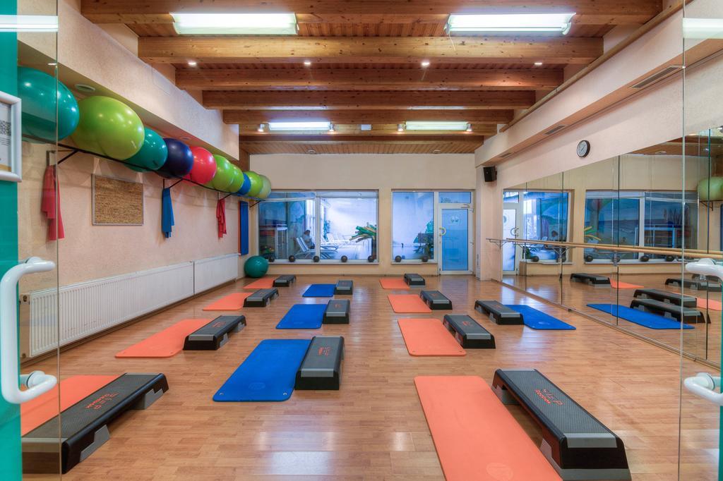 Sport- & Vital-Resort Neuer Hennings Hof Perleberg Bagian luar foto