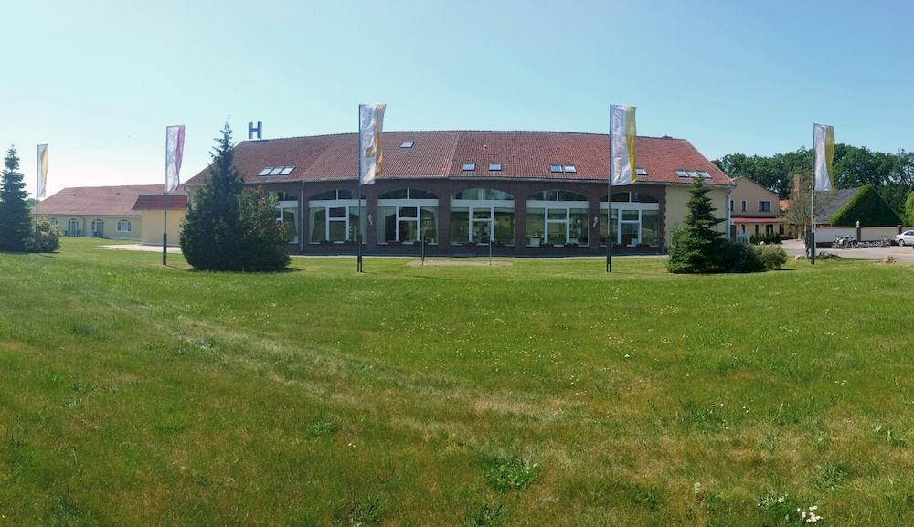 Sport- & Vital-Resort Neuer Hennings Hof Perleberg Bagian luar foto
