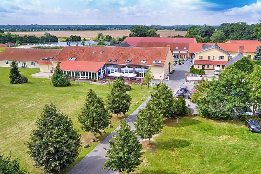 Sport- & Vital-Resort Neuer Hennings Hof Perleberg Bagian luar foto